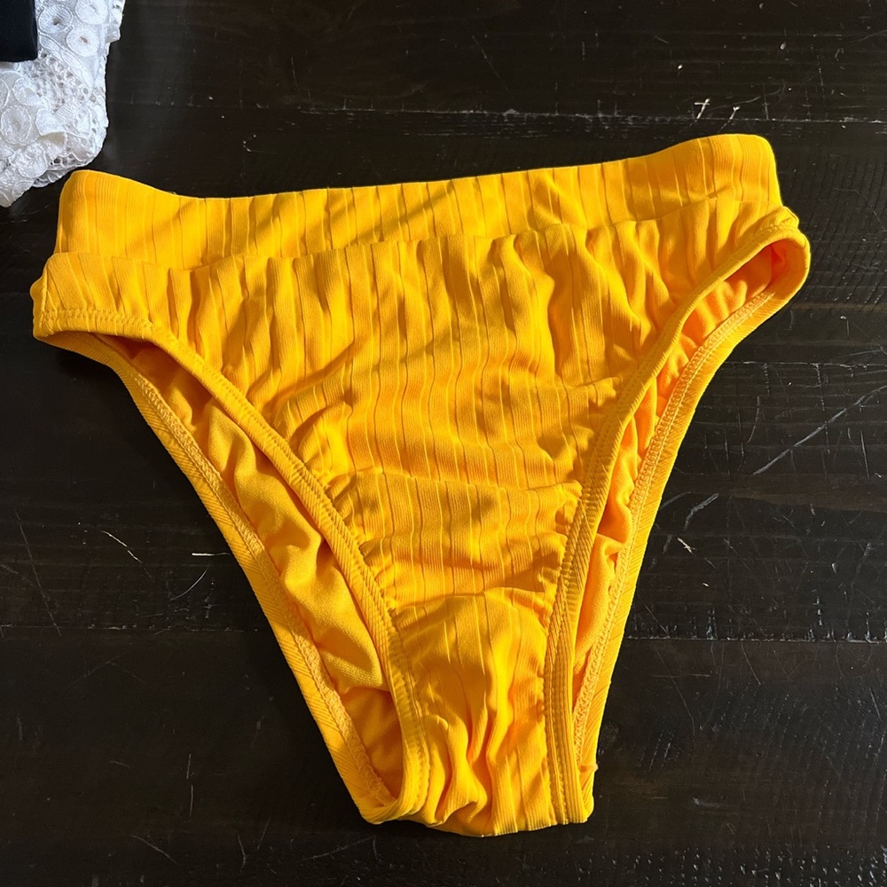 Xhilaration yellow bikini bottoms